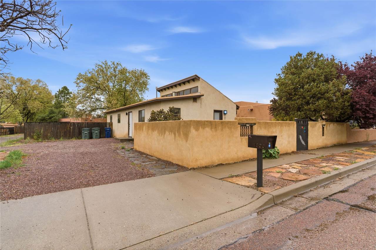 1606 Camino La Canada - Photo 1