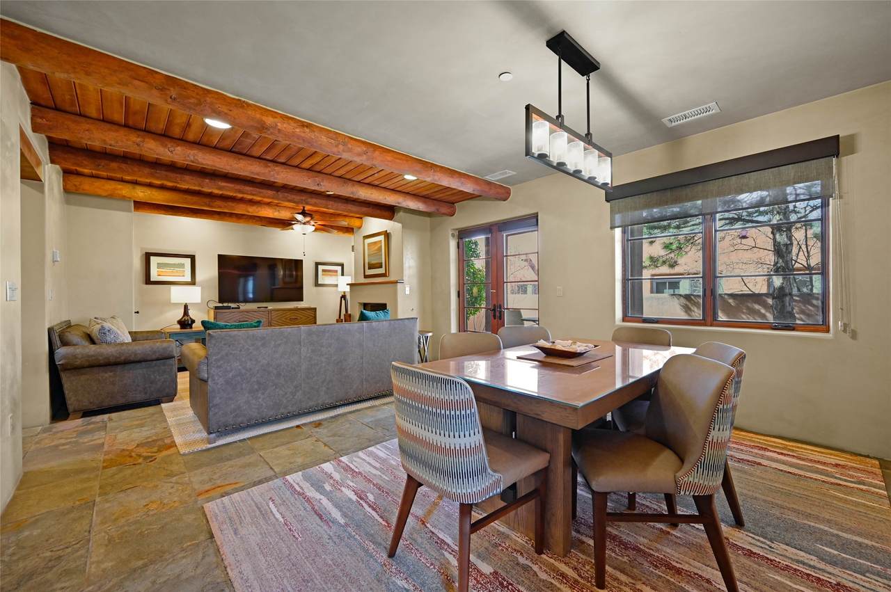 103 Catron - Photo 1
