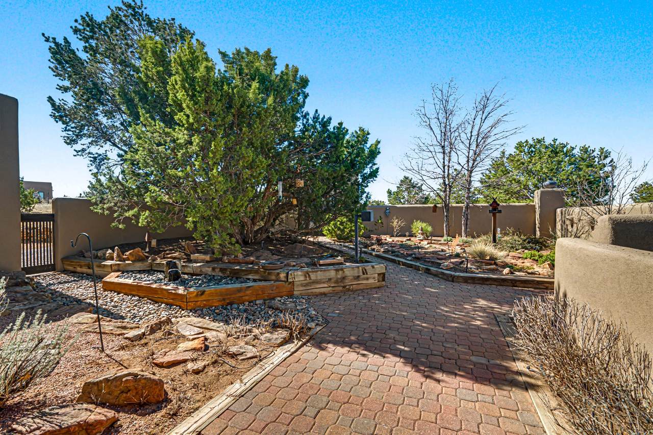 https://bt-photos.global.ssl.fastly.net/santafe/1280_boomver_1_202601077-2.jpg