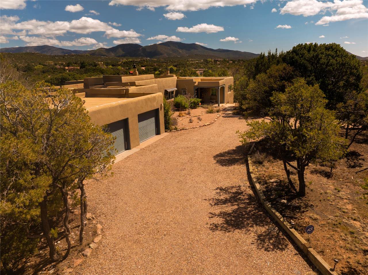 https://bt-photos.global.ssl.fastly.net/santafe/1280_boomver_1_202601121-2.jpg