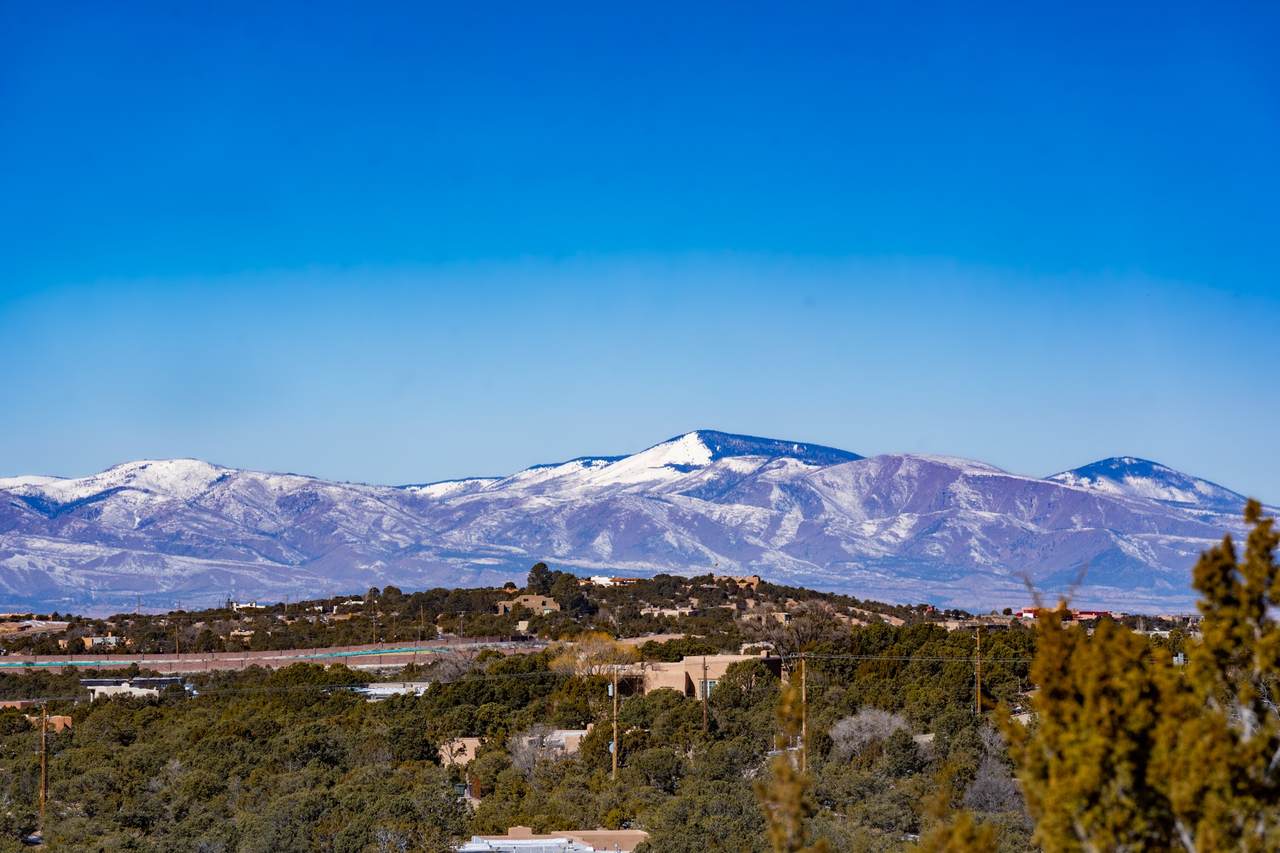 https://bt-photos.global.ssl.fastly.net/santafe/1280_boomver_1_202601125-2.jpg