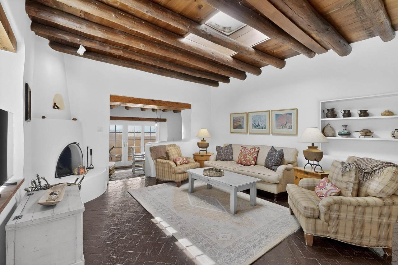 334 Otero - Photo 1