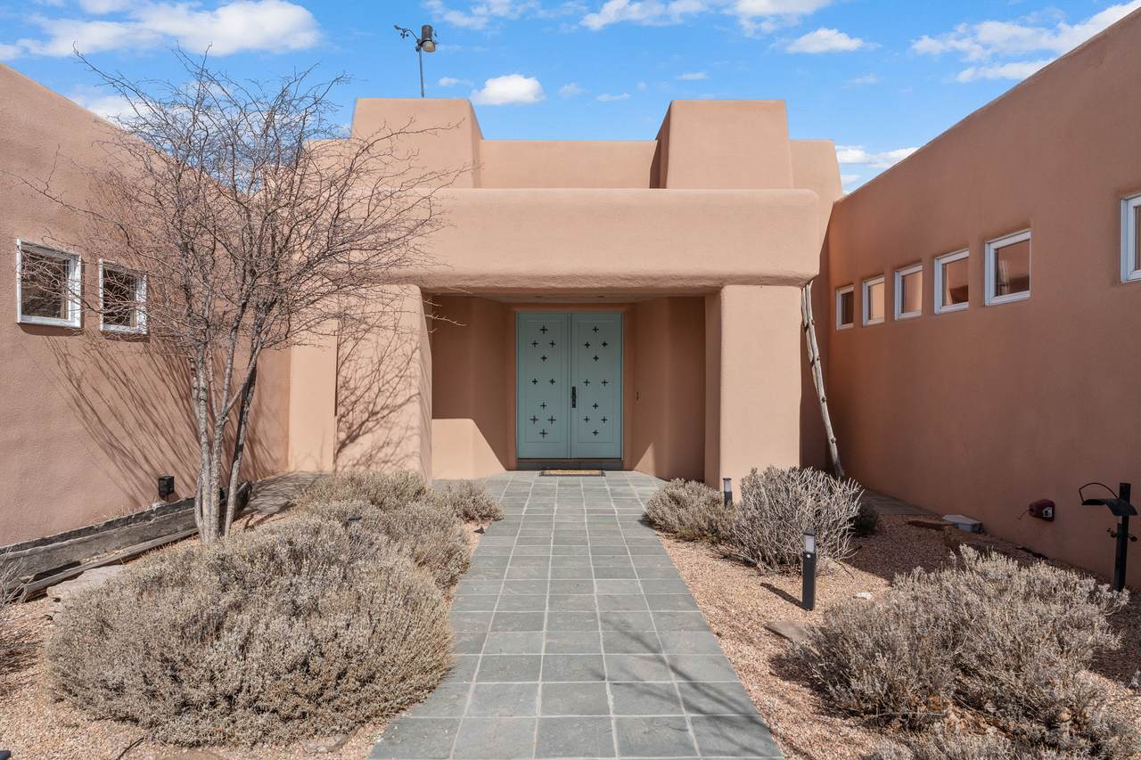https://bt-photos.global.ssl.fastly.net/santafe/1280_boomver_1_202601213-2.jpg