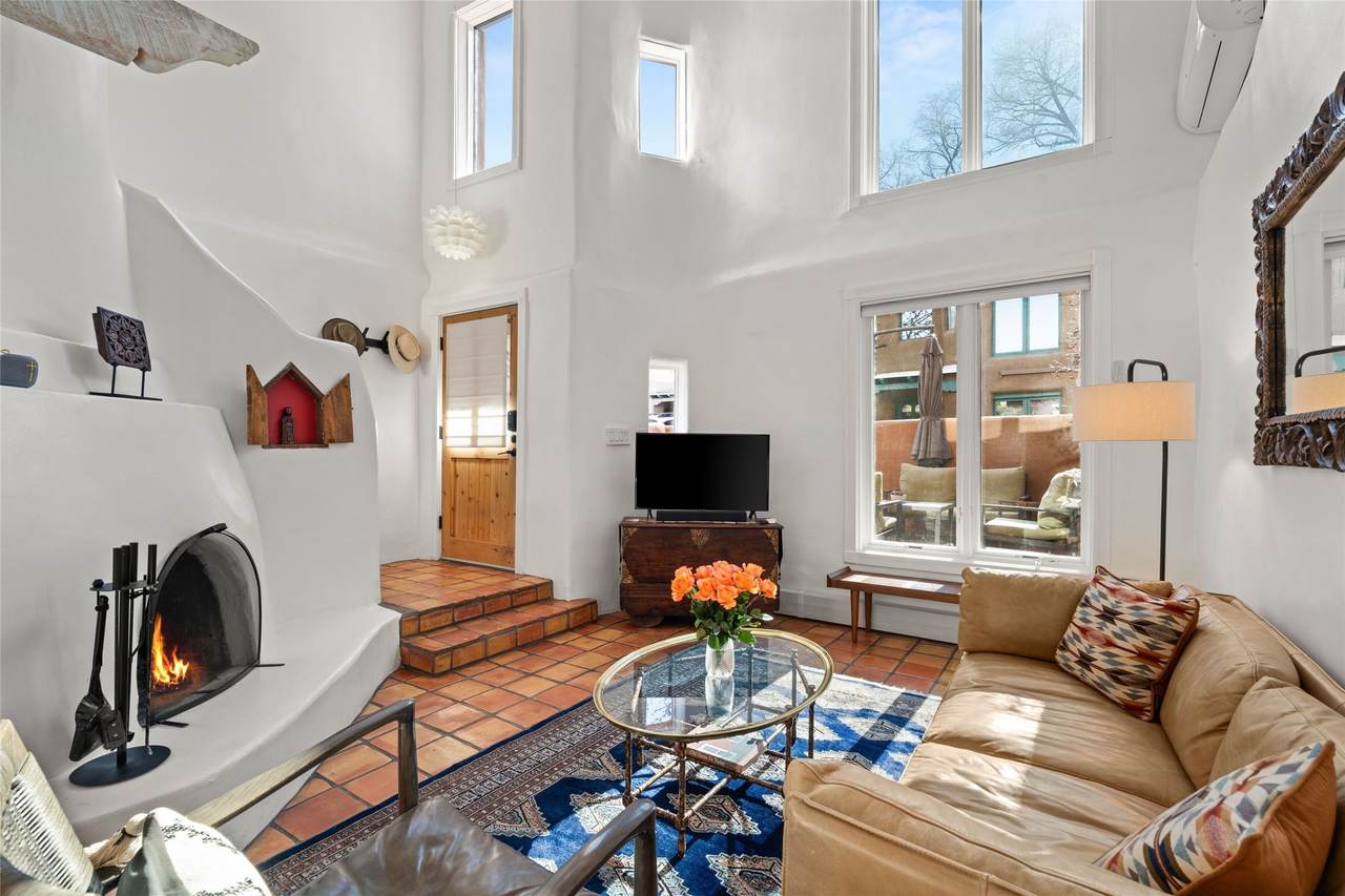 624 Galisteo - Photo 1