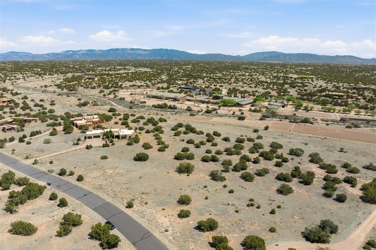https://bt-photos.global.ssl.fastly.net/santafe/1280_boomver_1_202601415-2.jpg