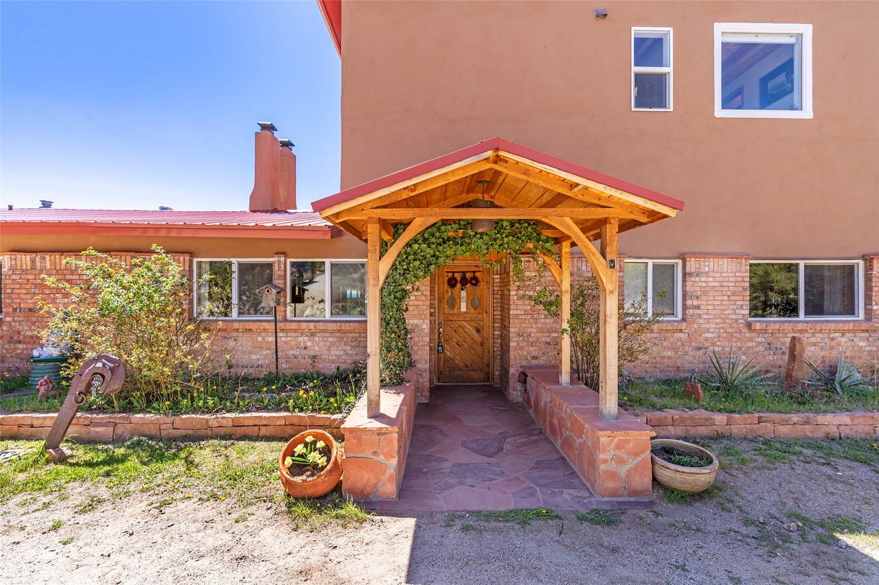 https://bt-photos.global.ssl.fastly.net/santafe/1280_boomver_1_202601517-2.jpg