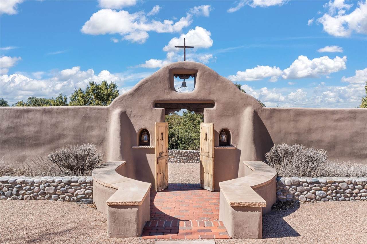https://bt-photos.global.ssl.fastly.net/santafe/1280_boomver_1_202601535-2.jpg