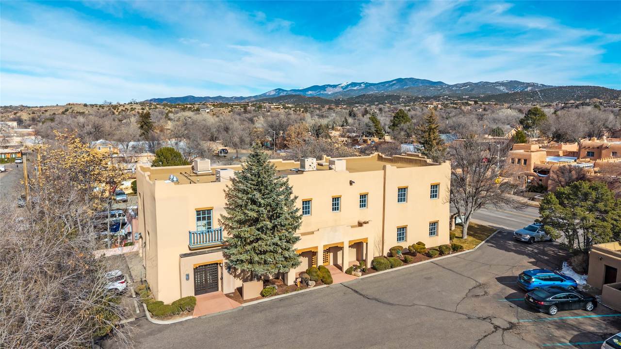 1048 Paseo De Peralta - Photo 1