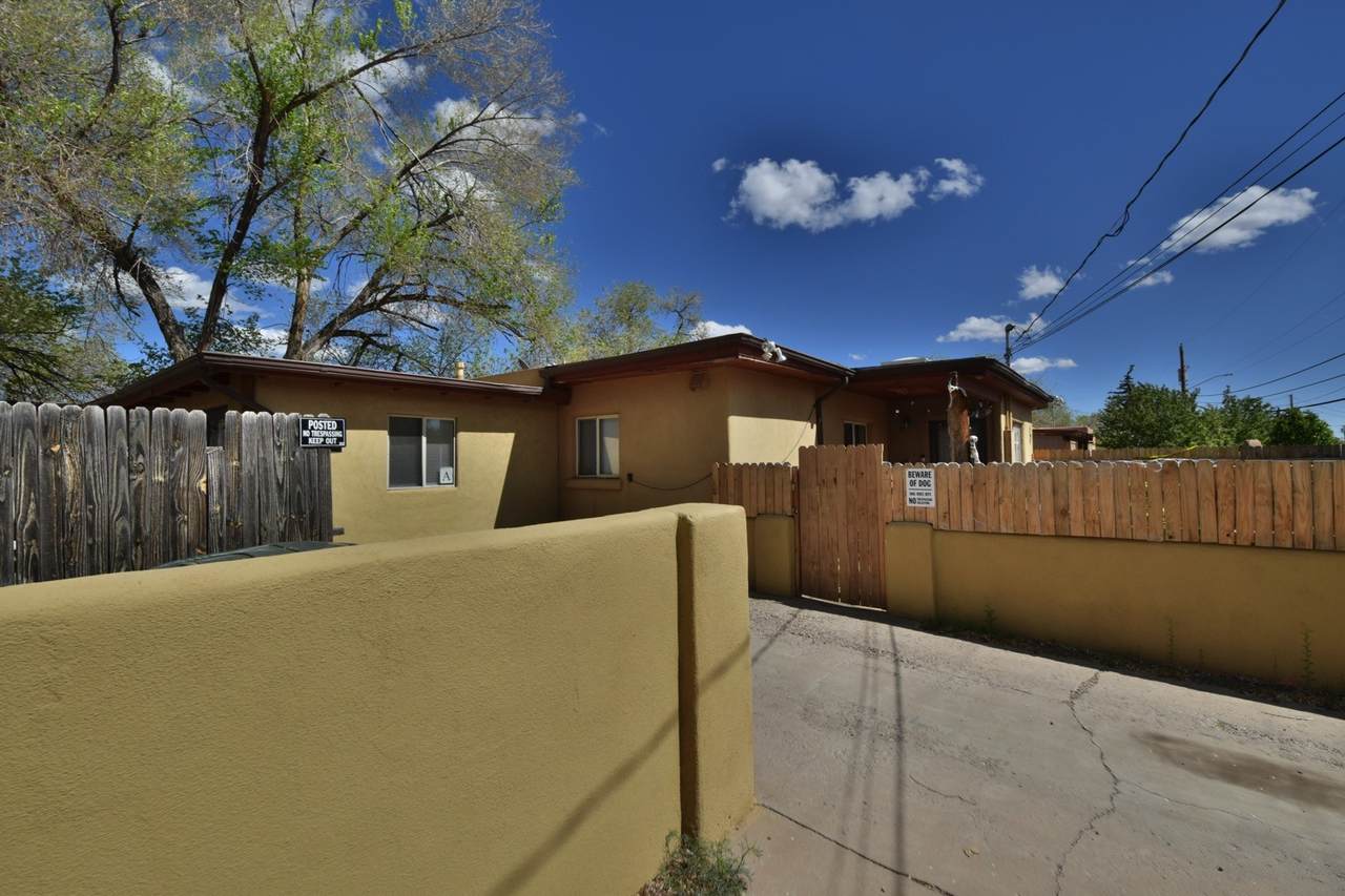 1607 5th Street - Photo 1