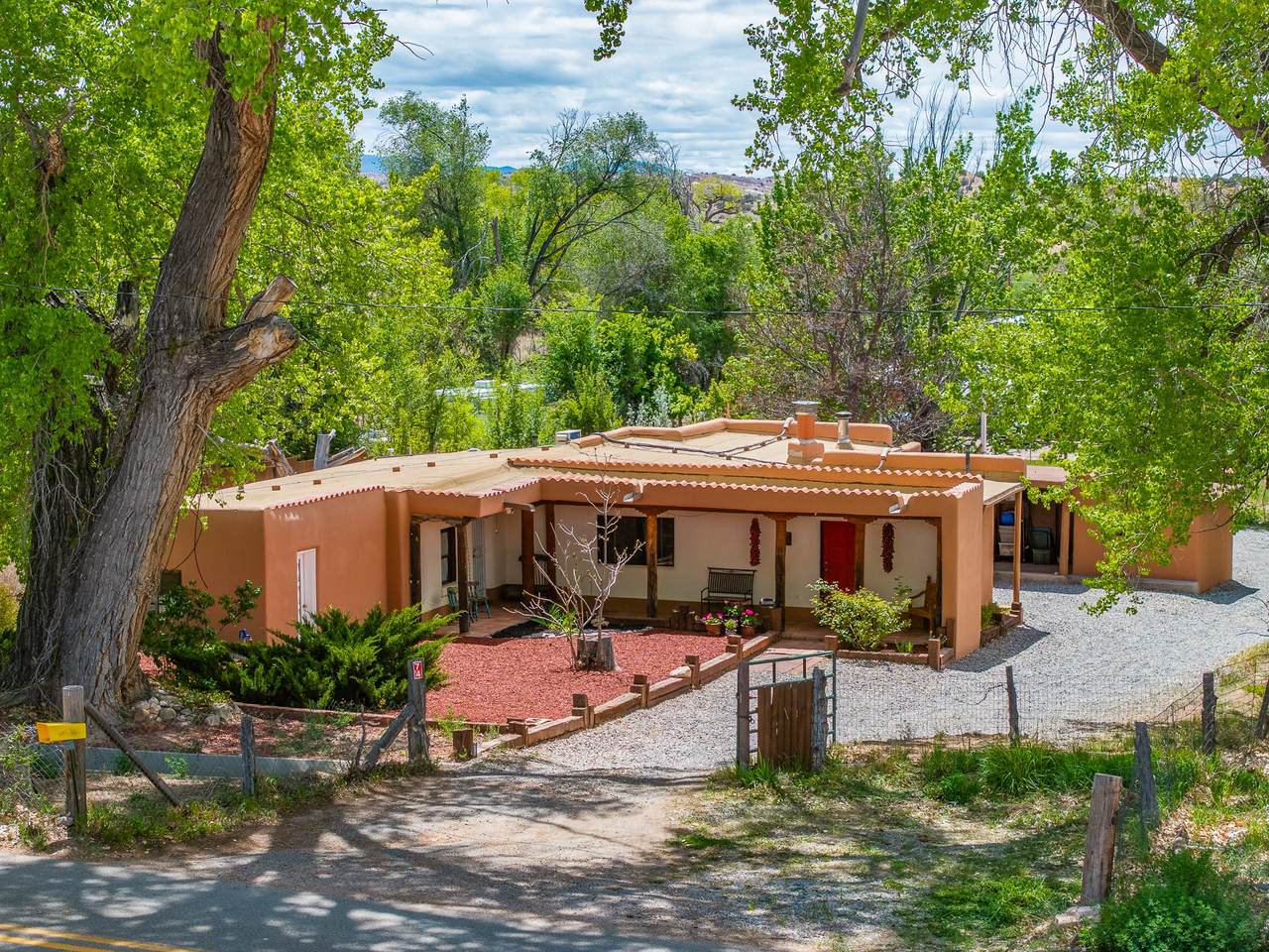 https://bt-photos.global.ssl.fastly.net/santafe/1280_boomver_1_202601966-2.jpg