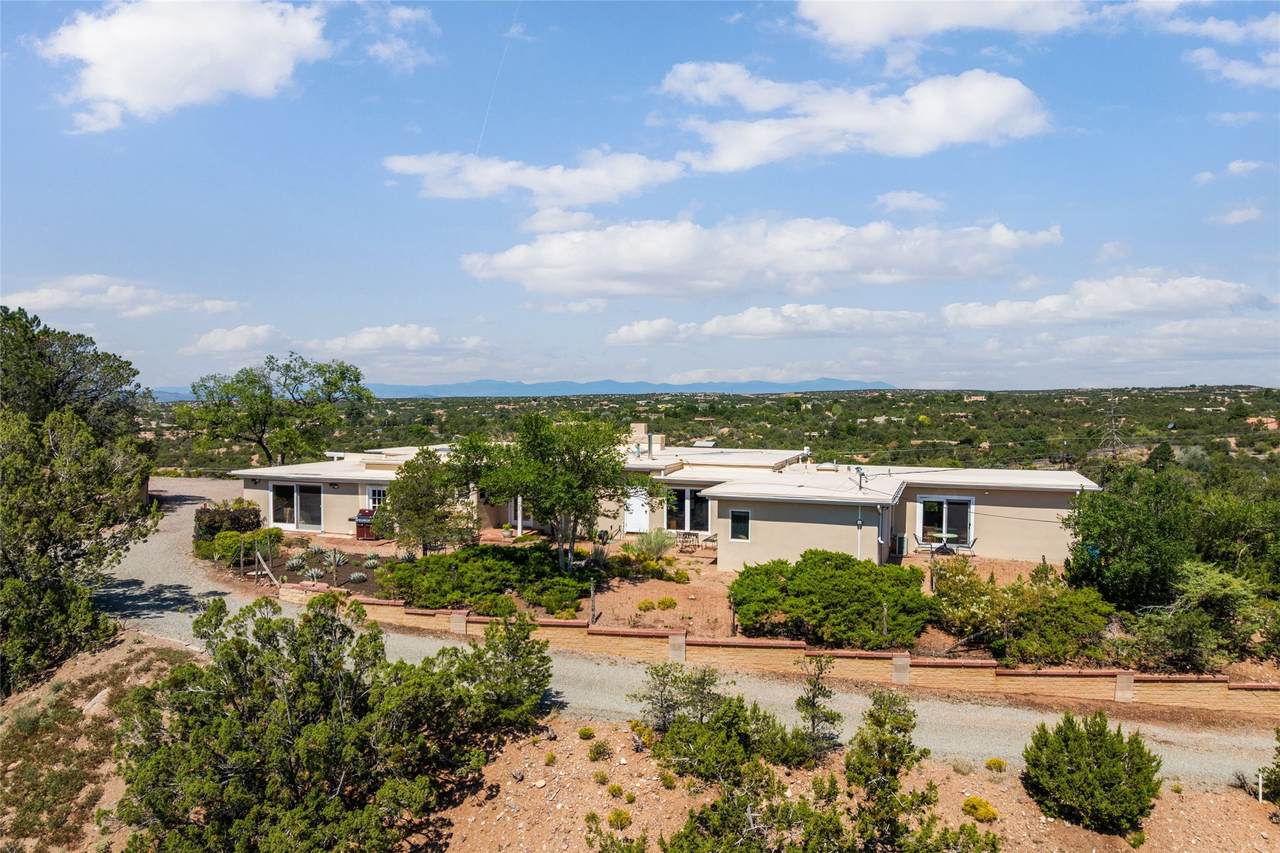 933 Stagecoach Road - Photo 1