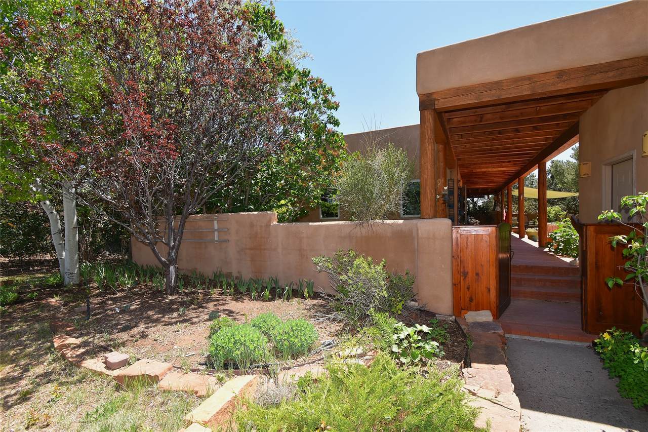 https://bt-photos.global.ssl.fastly.net/santafe/1280_boomver_1_202602089-2.jpg