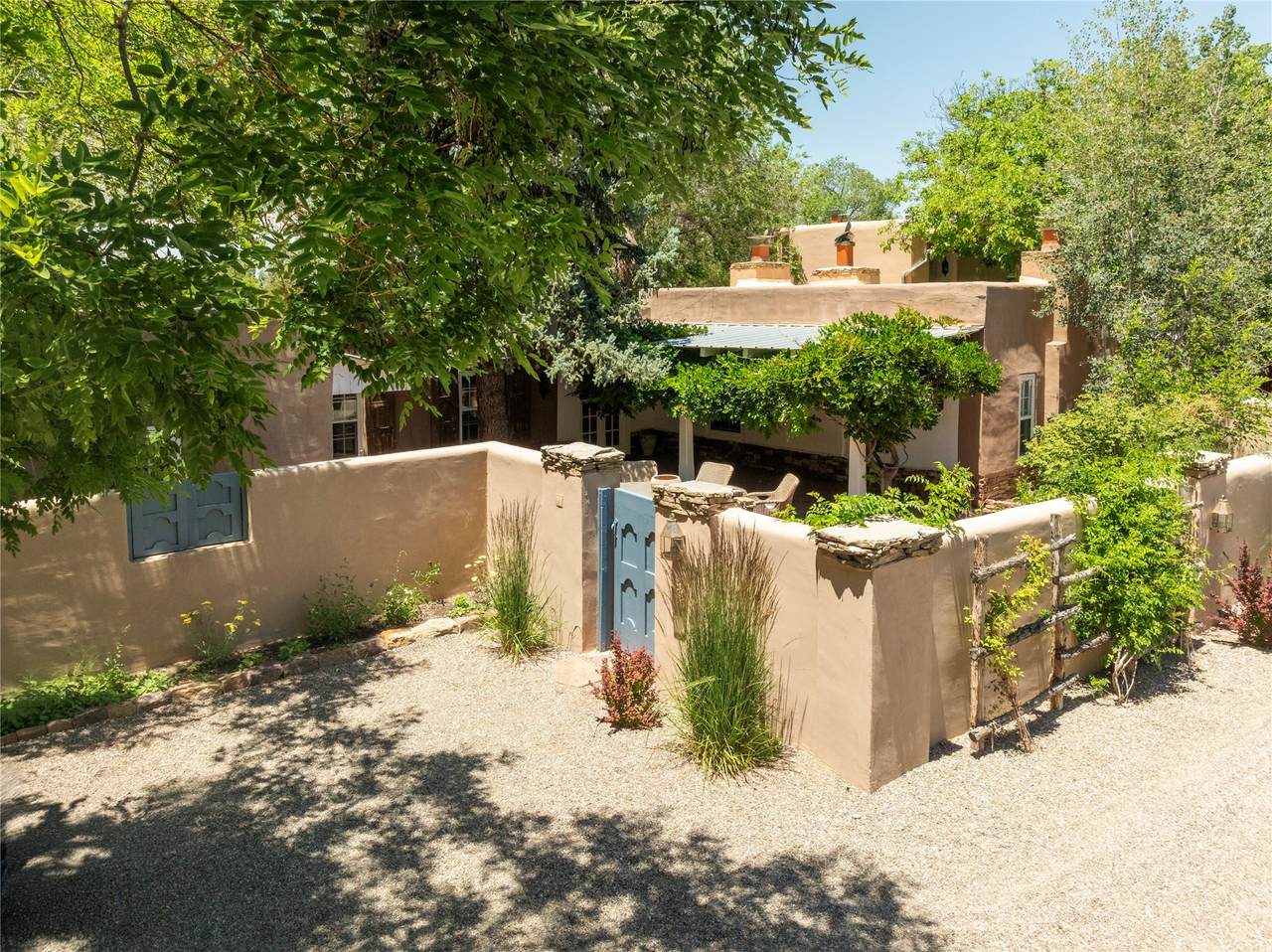 https://bt-photos.global.ssl.fastly.net/santafe/1280_boomver_1_202602095-2.jpg