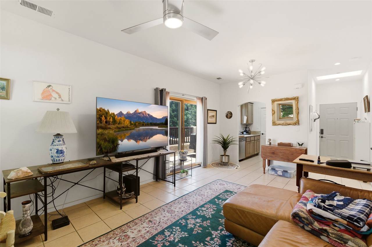 601 San Mateo - Photo 1