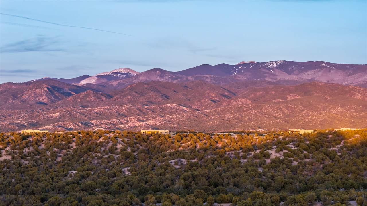 https://bt-photos.global.ssl.fastly.net/santafe/1280_boomver_1_202602176-2.jpg