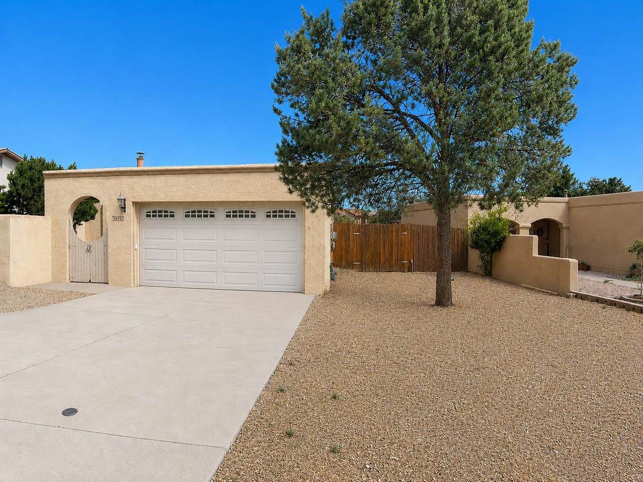 340 Ridgecrest Avenue - Photo 1