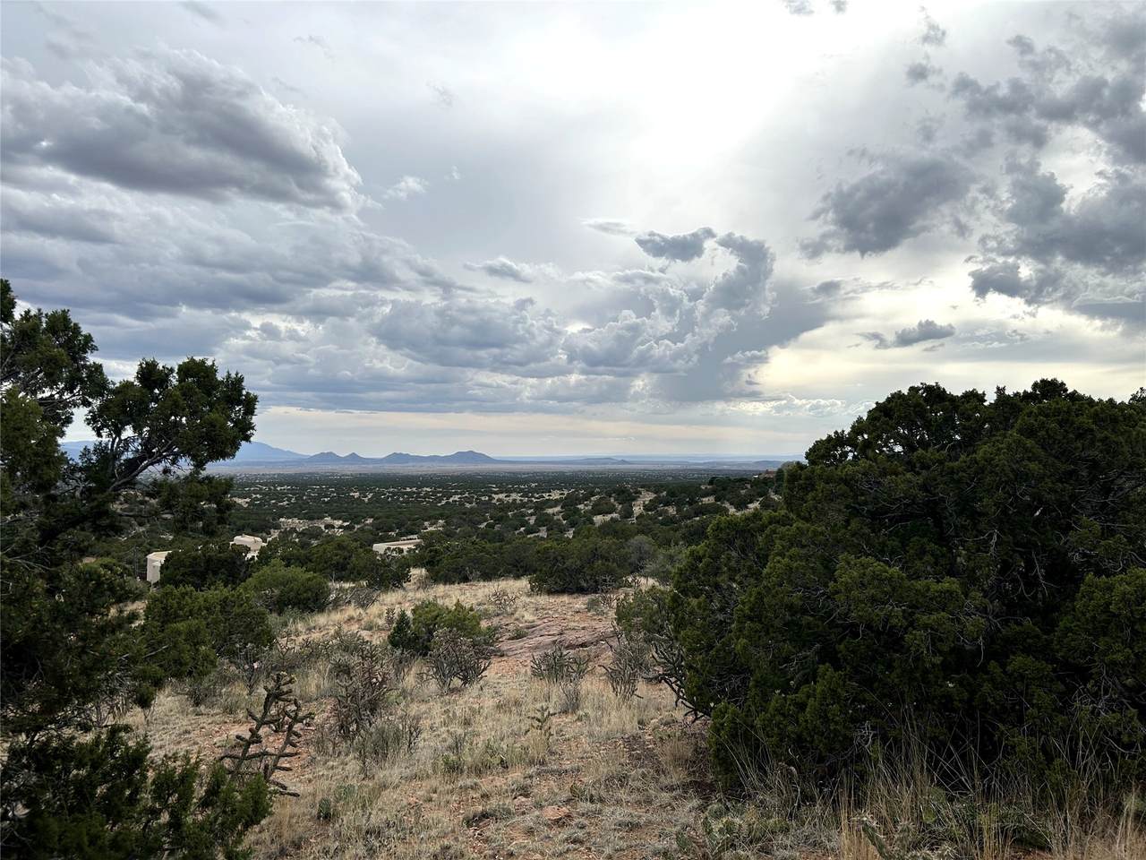 https://bt-photos.global.ssl.fastly.net/santafe/1280_boomver_1_202602325-2.jpg