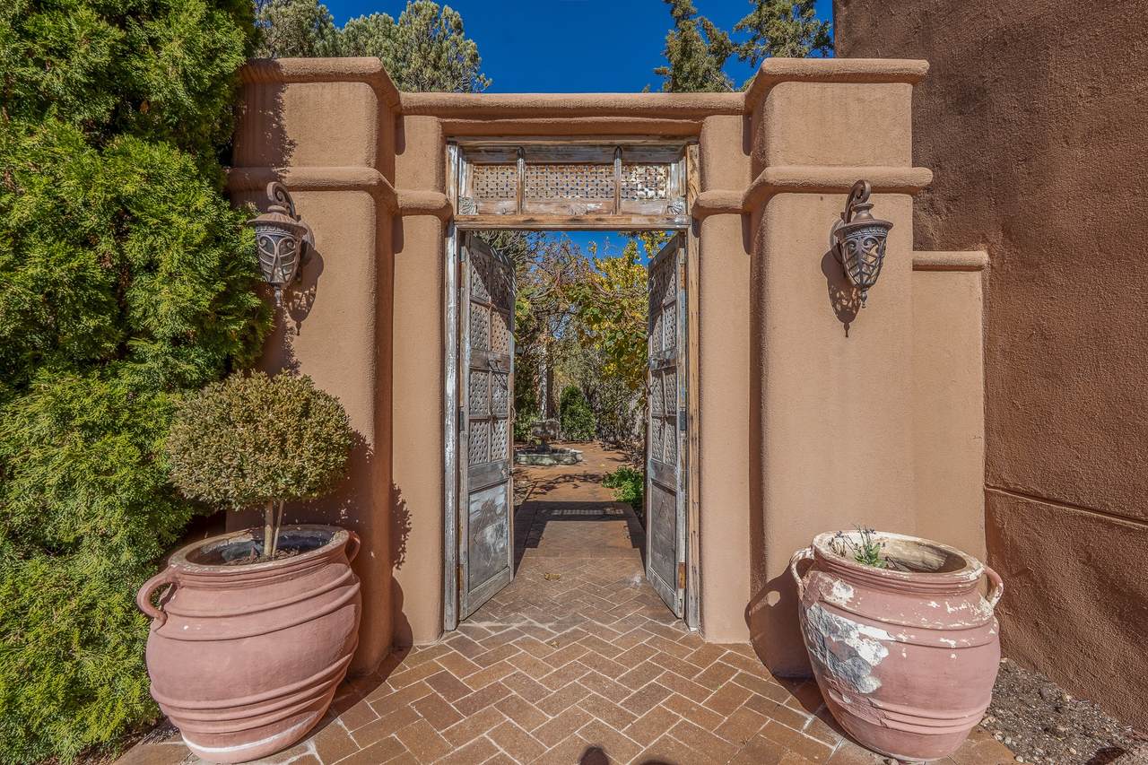 https://bt-photos.global.ssl.fastly.net/santafe/1280_boomver_1_202602371-2.jpg