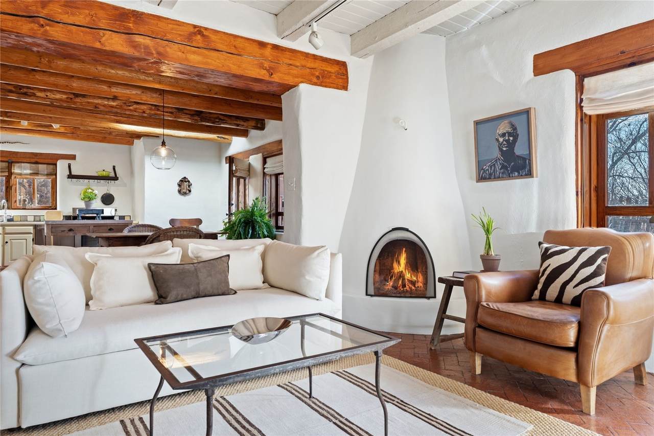 815 Palace - Photo 1