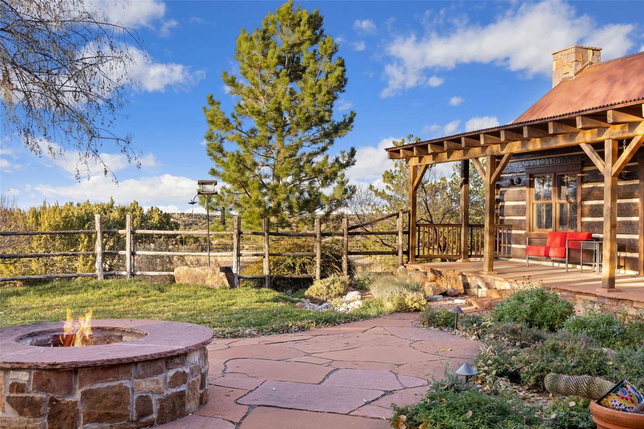 https://bt-photos.global.ssl.fastly.net/santafe/1280_boomver_1_202602452-2.jpg