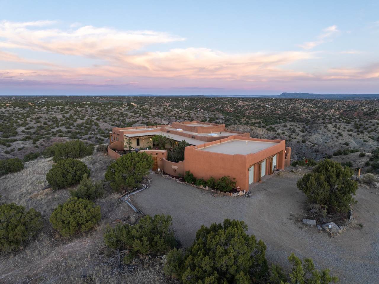 https://bt-photos.global.ssl.fastly.net/santafe/orig_boomver_1_202602513-2.jpg
