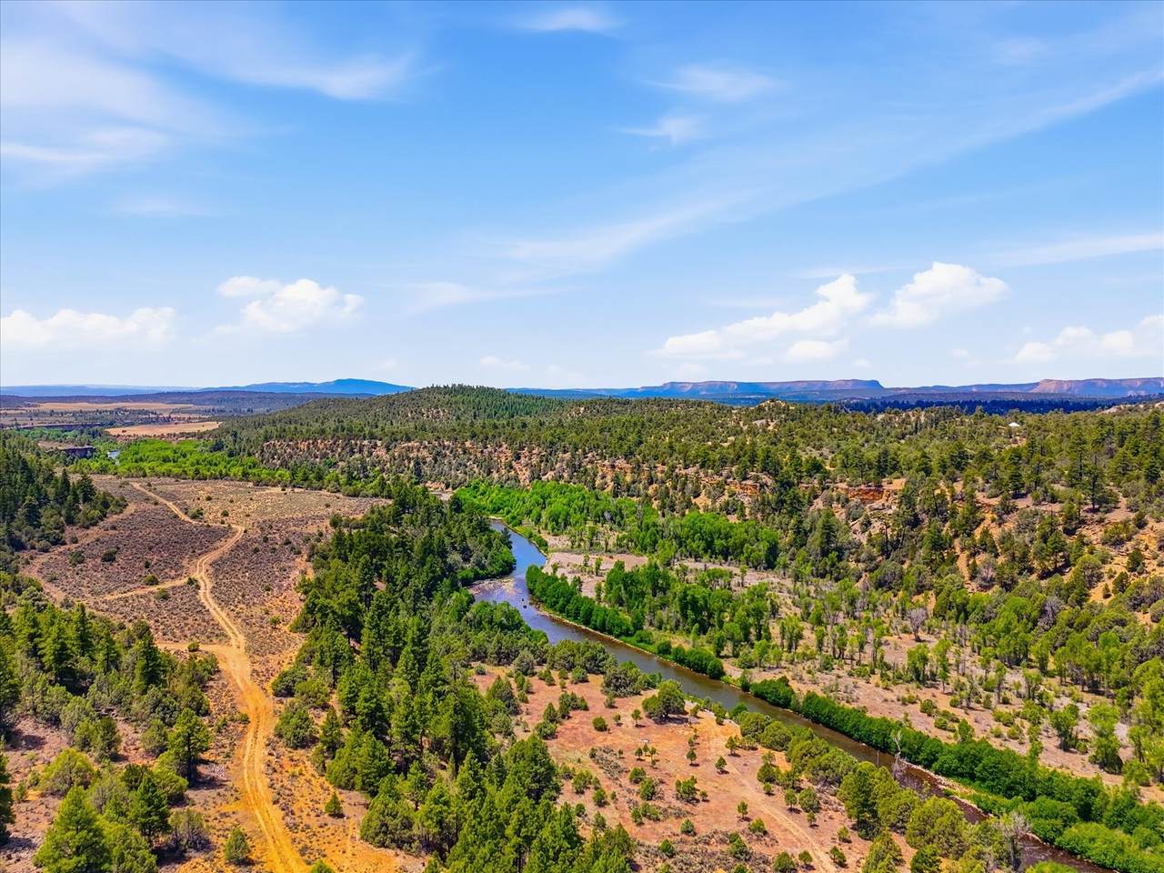 https://bt-photos.global.ssl.fastly.net/santafe/1280_boomver_1_202602568-2.jpg