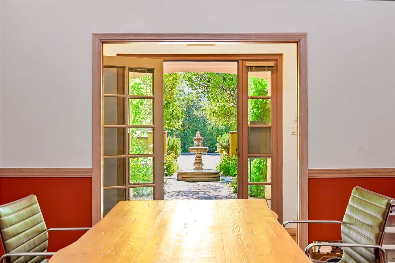 406 Botulph Lane - Photo 1