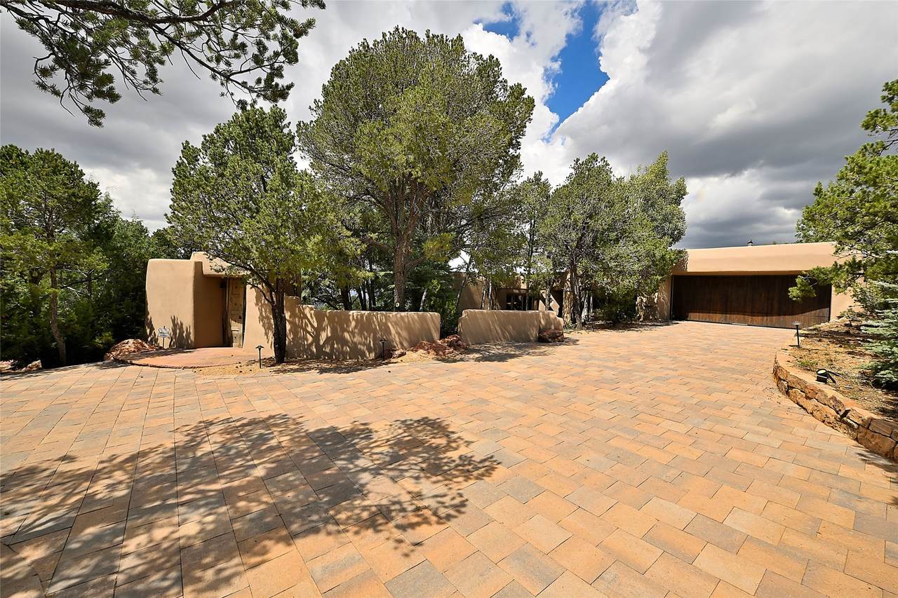 1244 Summit Drive - Photo 1