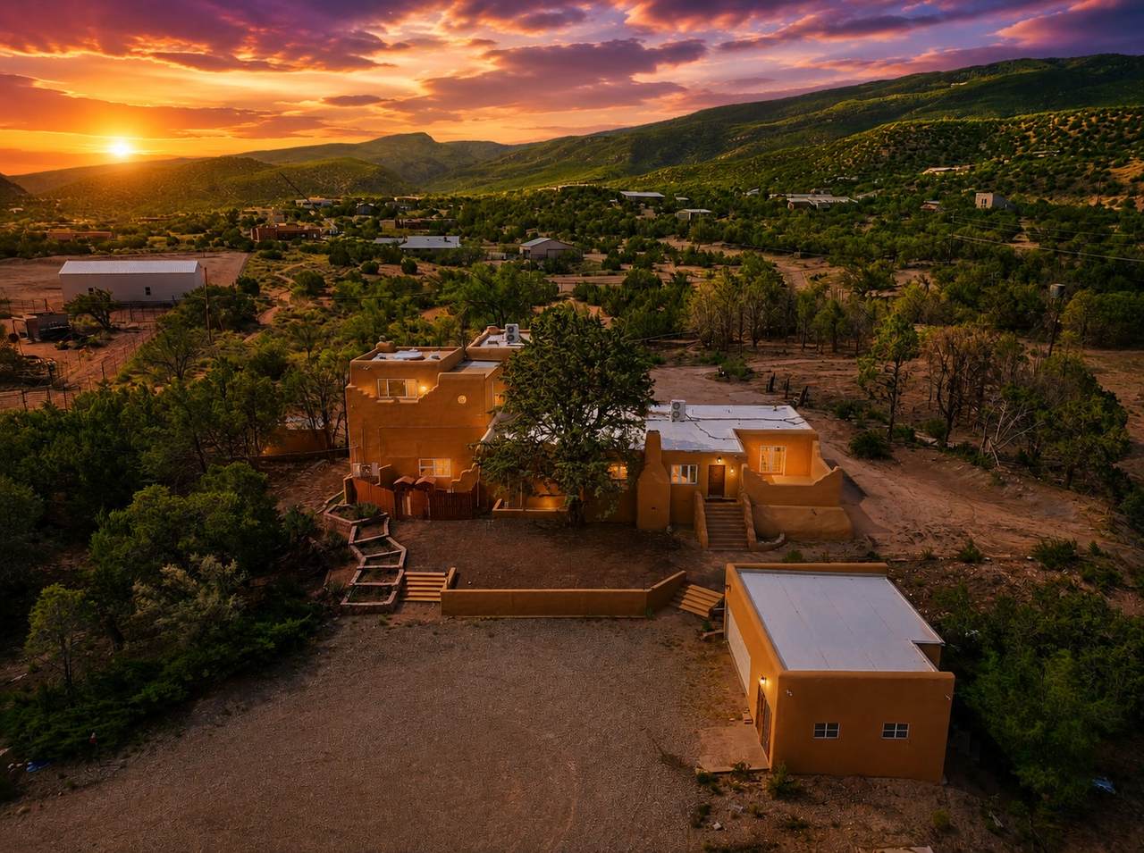 https://bt-photos.global.ssl.fastly.net/santafe/1280_boomver_1_202602709-2.jpg