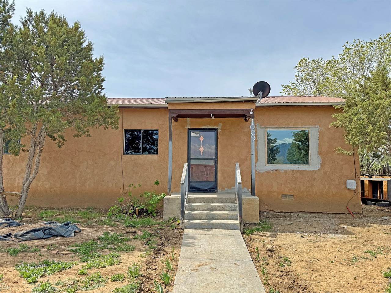 1009 Camino De La Serna - Photo 1