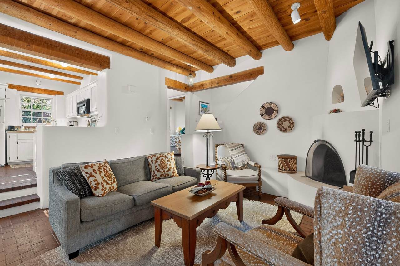 334 Otero - Photo 1