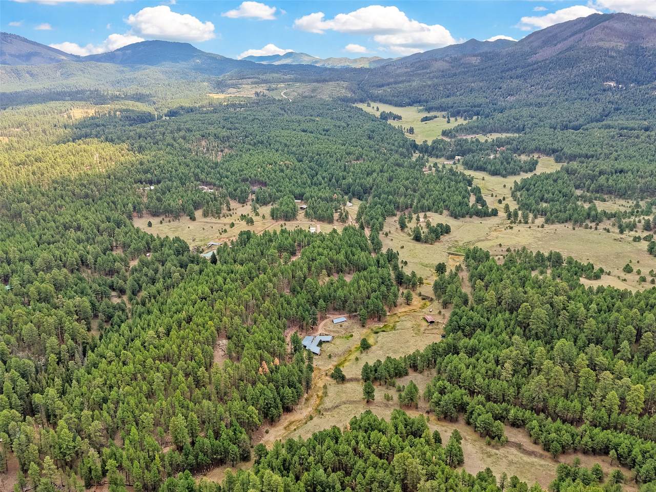 https://bt-photos.global.ssl.fastly.net/santafe/1280_boomver_1_202602836-2.jpg