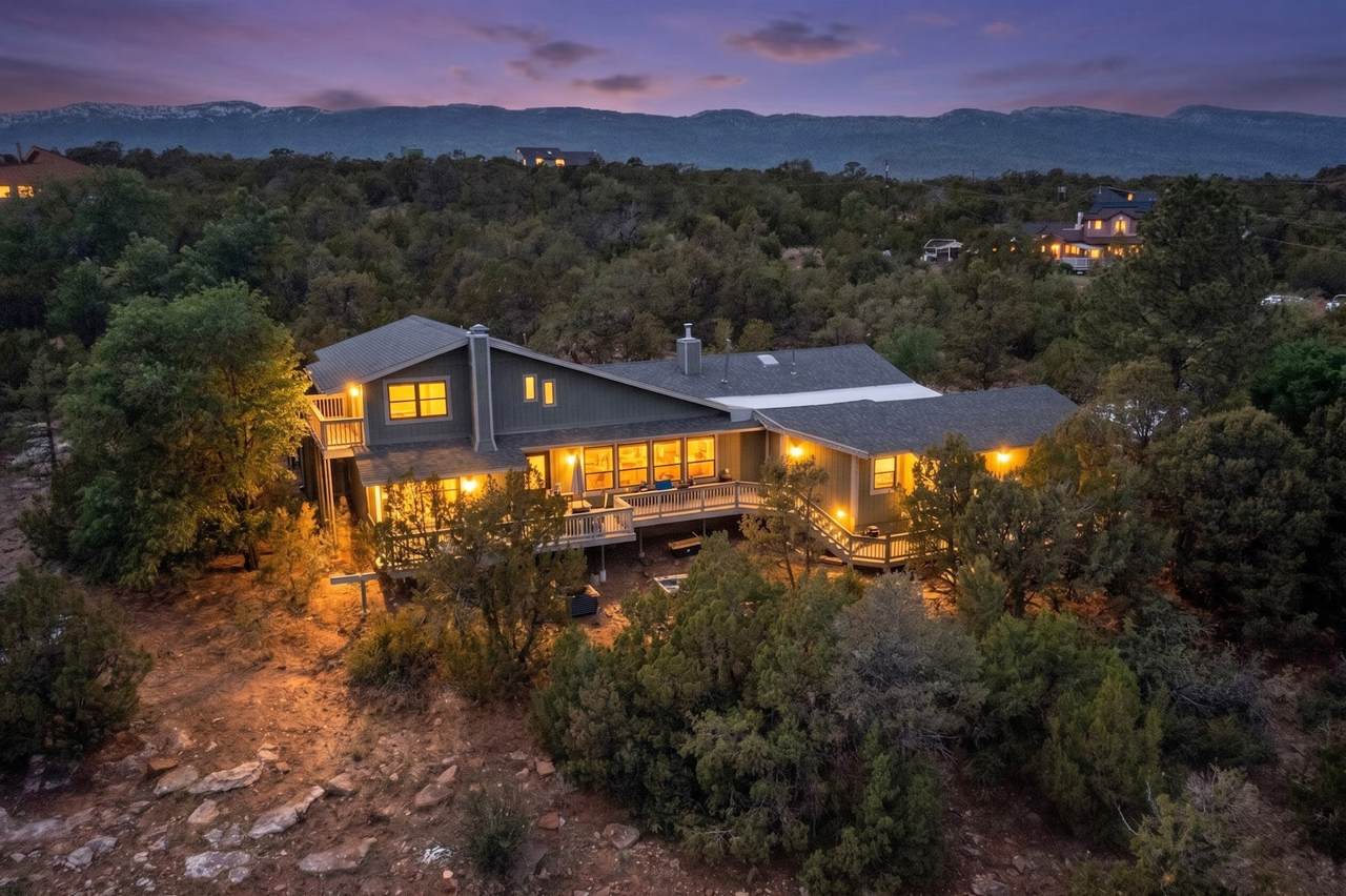 26 Sierra Vista Drive - Photo 1