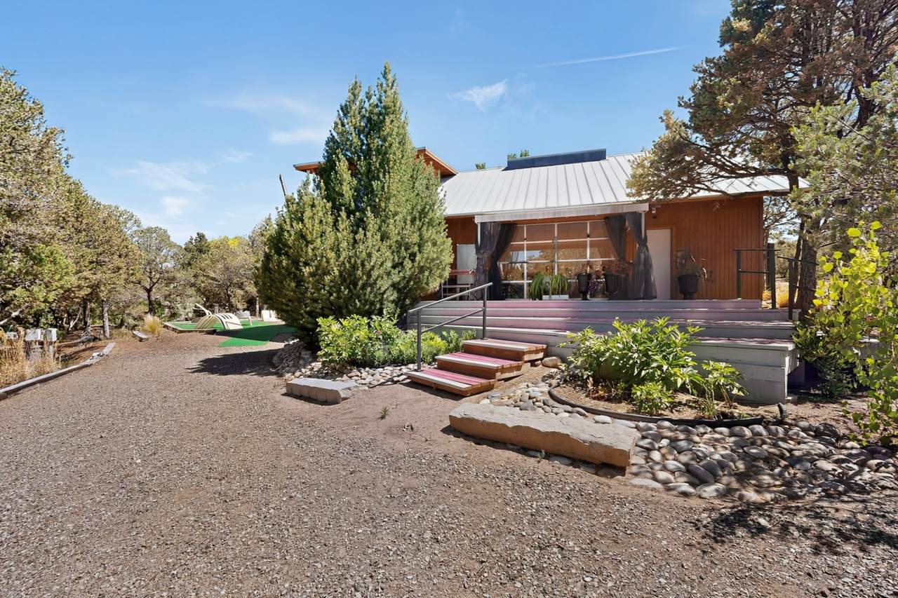 https://bt-photos.global.ssl.fastly.net/santafe/1280_boomver_1_202602843-2.jpg