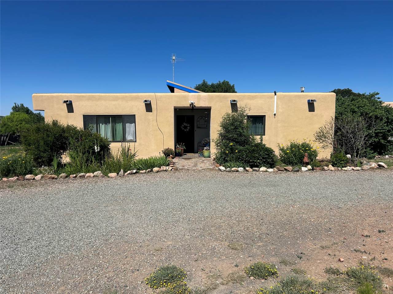 47A Camino Montoya - Photo 1
