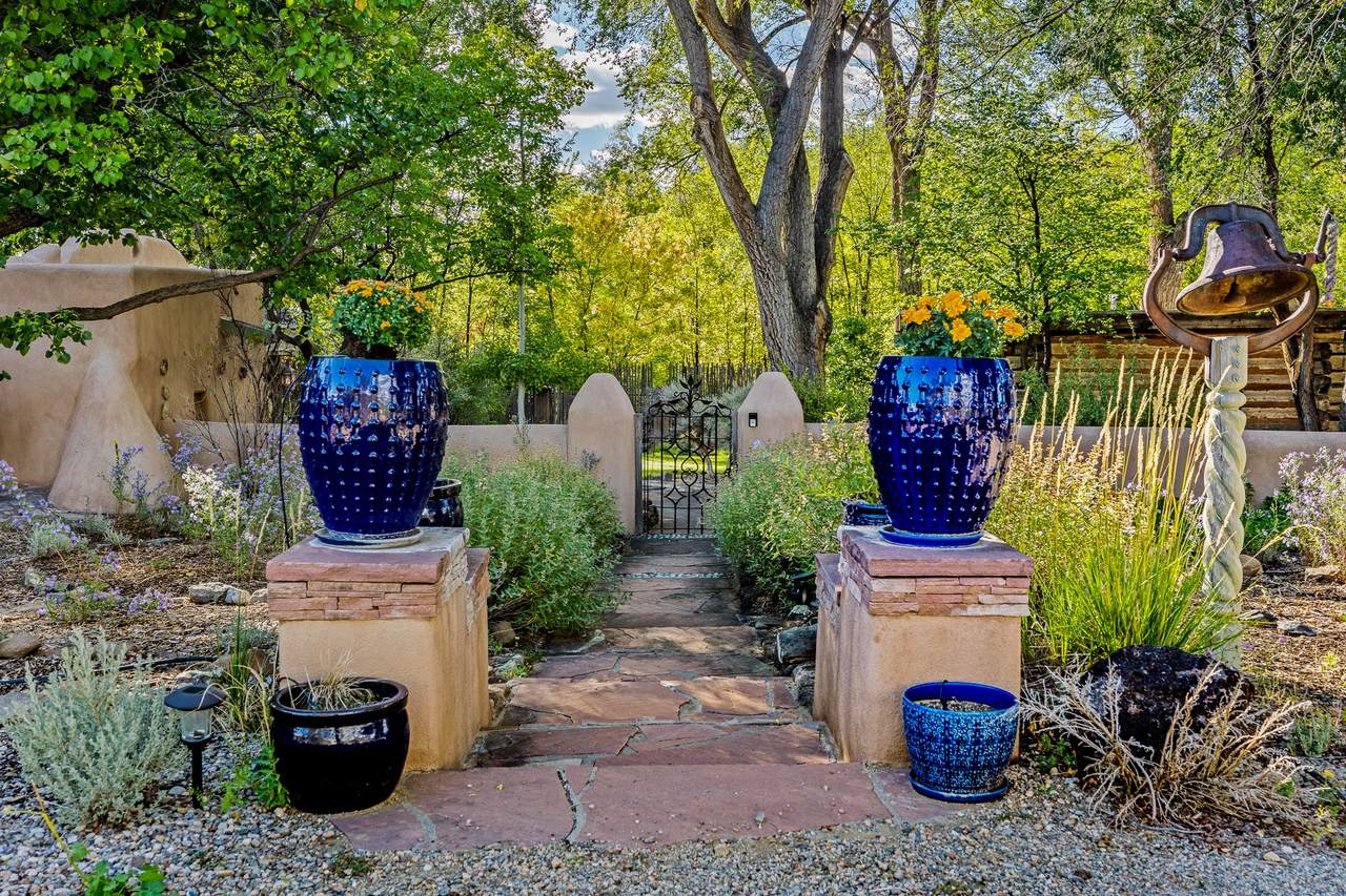 https://bt-photos.global.ssl.fastly.net/santafe/1280_boomver_1_202602857-2.jpg