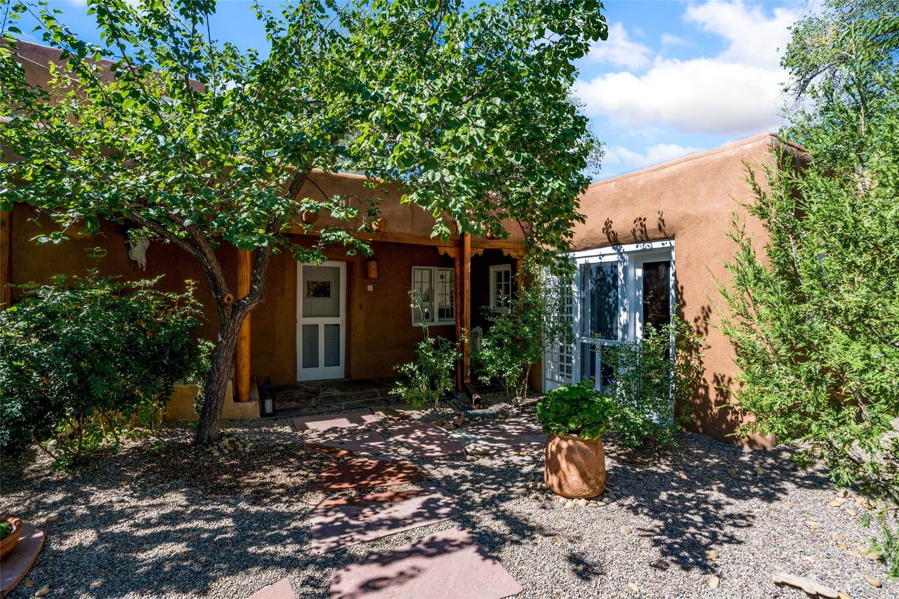 322 Magdalena Road - Photo 1