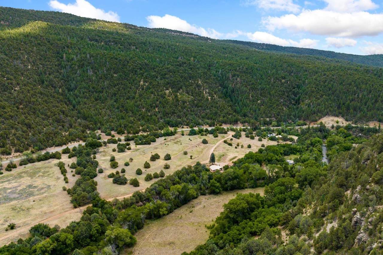 https://bt-photos.global.ssl.fastly.net/santafe/1280_boomver_1_202602886-2.jpg
