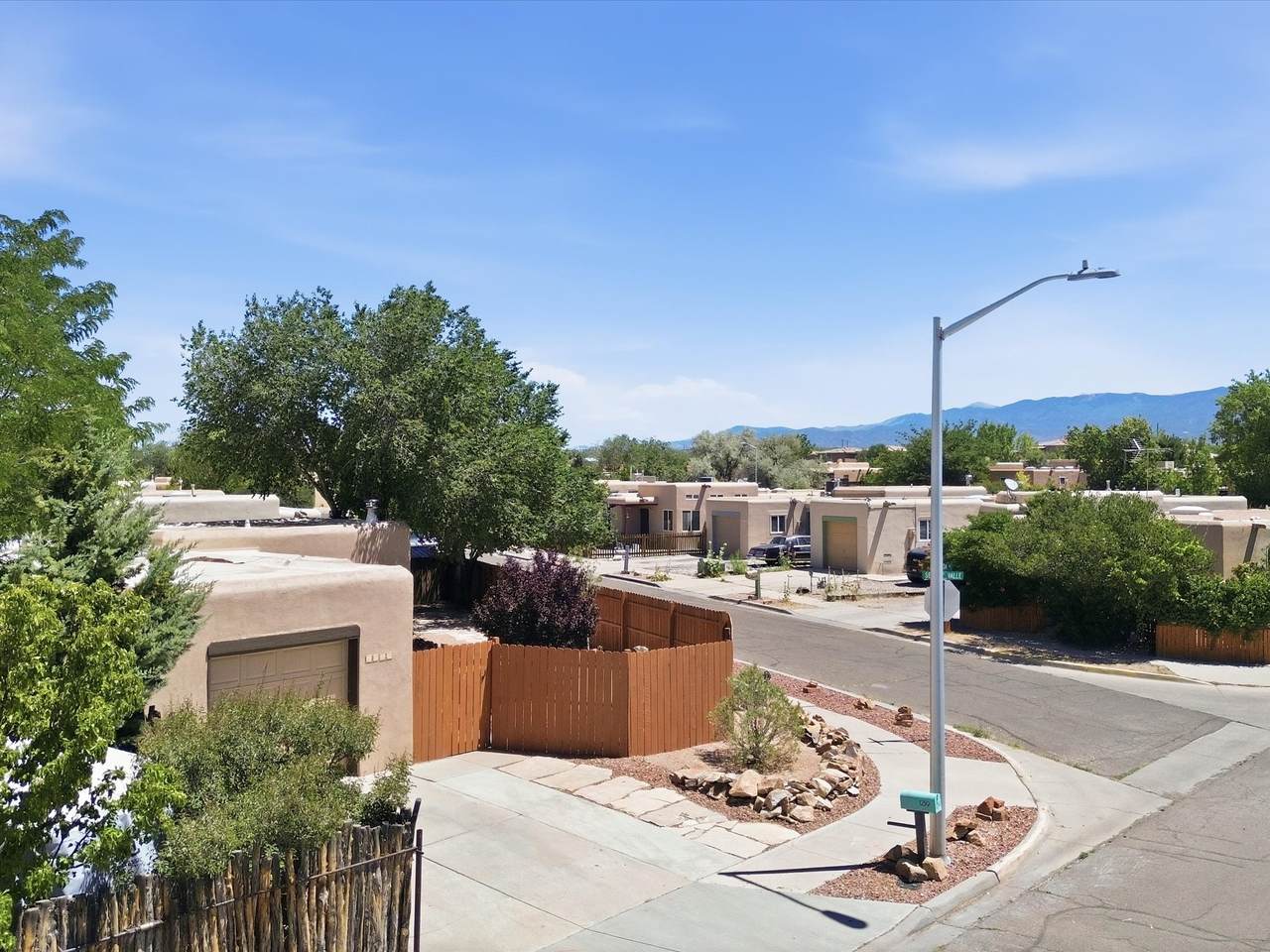 https://bt-photos.global.ssl.fastly.net/santafe/1280_boomver_1_202602920-2.jpg