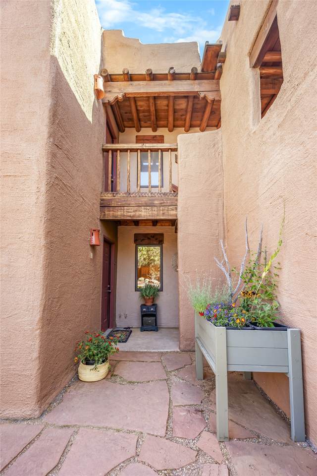https://bt-photos.global.ssl.fastly.net/santafe/1280_boomver_1_202602921-2.jpg