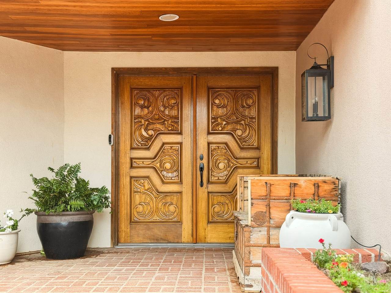 https://bt-photos.global.ssl.fastly.net/santafe/1280_boomver_1_202602944-2.jpg
