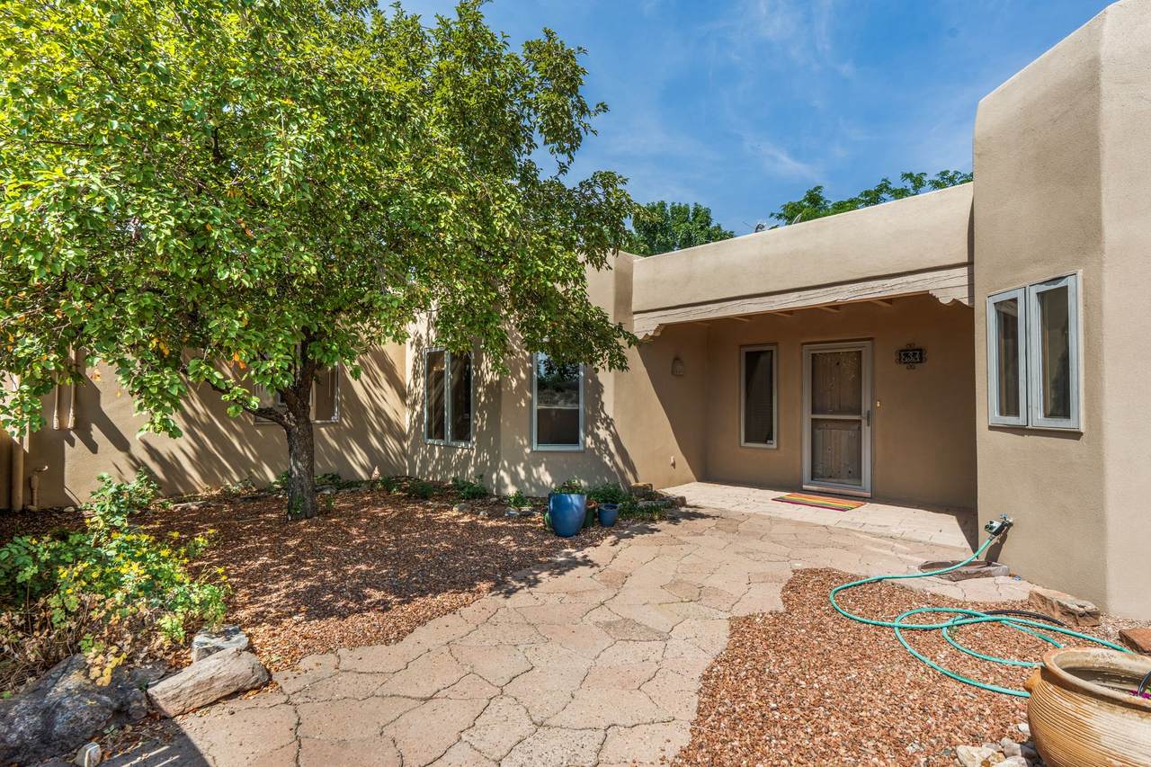 3 Ladera Place - Photo 1