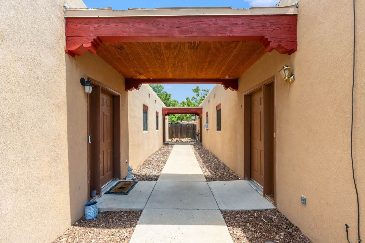 https://bt-photos.global.ssl.fastly.net/santafe/1280_boomver_1_202602995-2.jpg