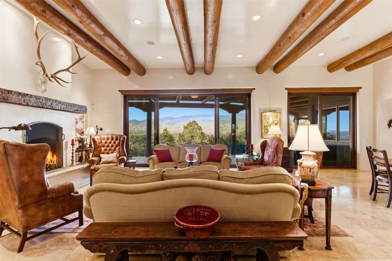 https://bt-photos.global.ssl.fastly.net/santafe/1280_boomver_1_202603002-2.jpg