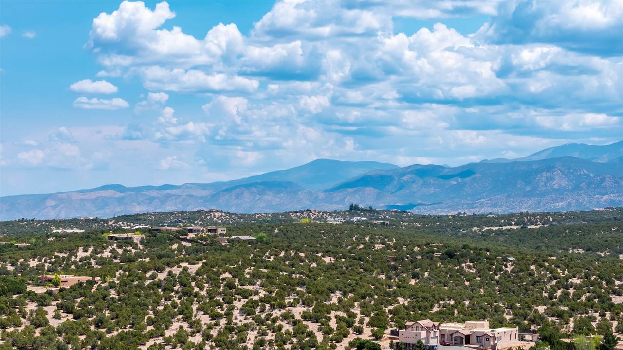 https://bt-photos.global.ssl.fastly.net/santafe/1280_boomver_1_202603048-2.jpg