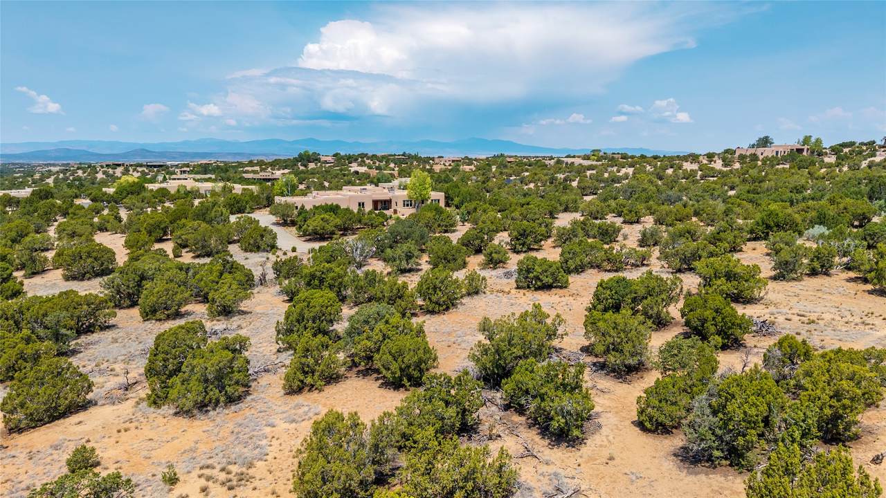 https://bt-photos.global.ssl.fastly.net/santafe/1280_boomver_1_202603048-2.jpg