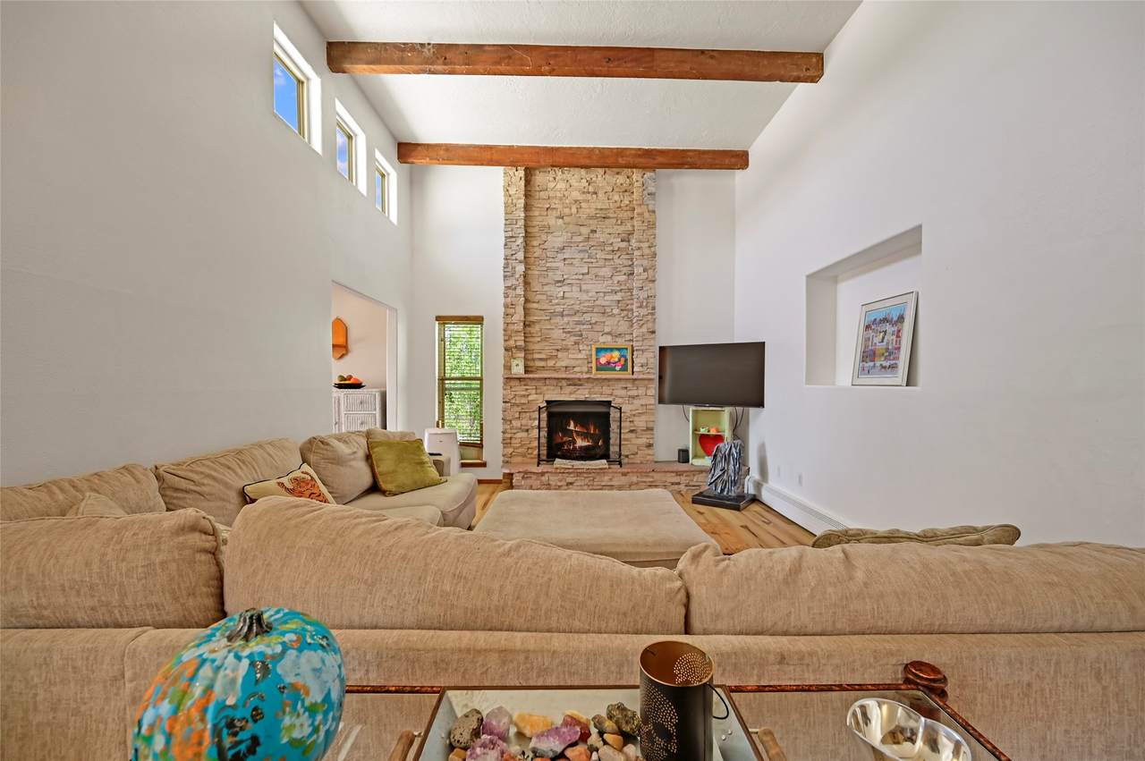 https://bt-photos.global.ssl.fastly.net/santafe/1280_boomver_1_202603054-2.jpg