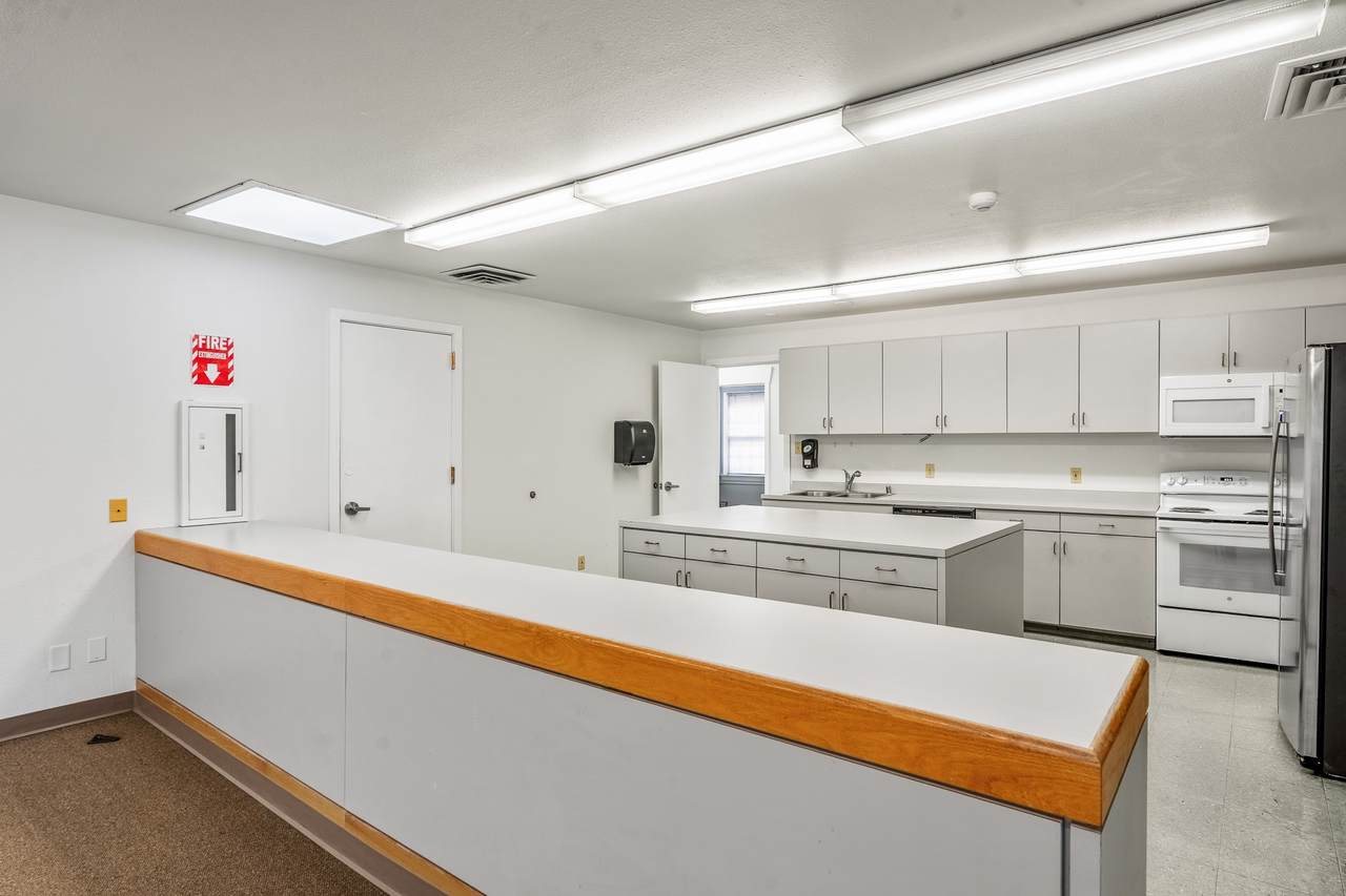 142 W Palace Avenue - Photo 1