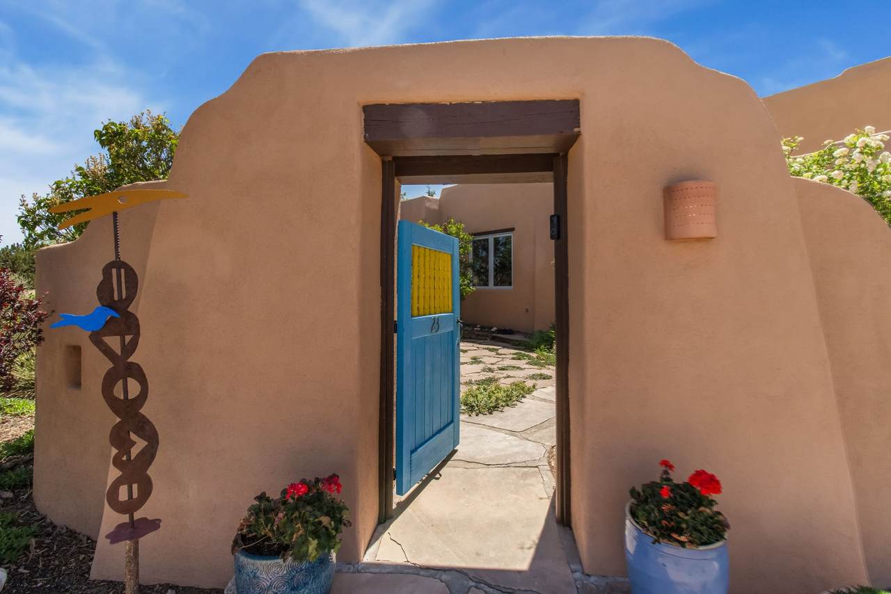 https://bt-photos.global.ssl.fastly.net/santafe/1280_boomver_1_202603213-2.jpg