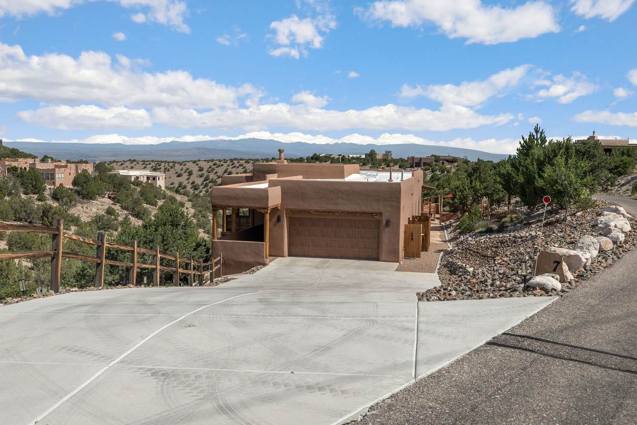 7 Sunrise Drive - Photo 1